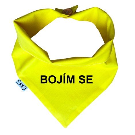žlutý šátek pro psa